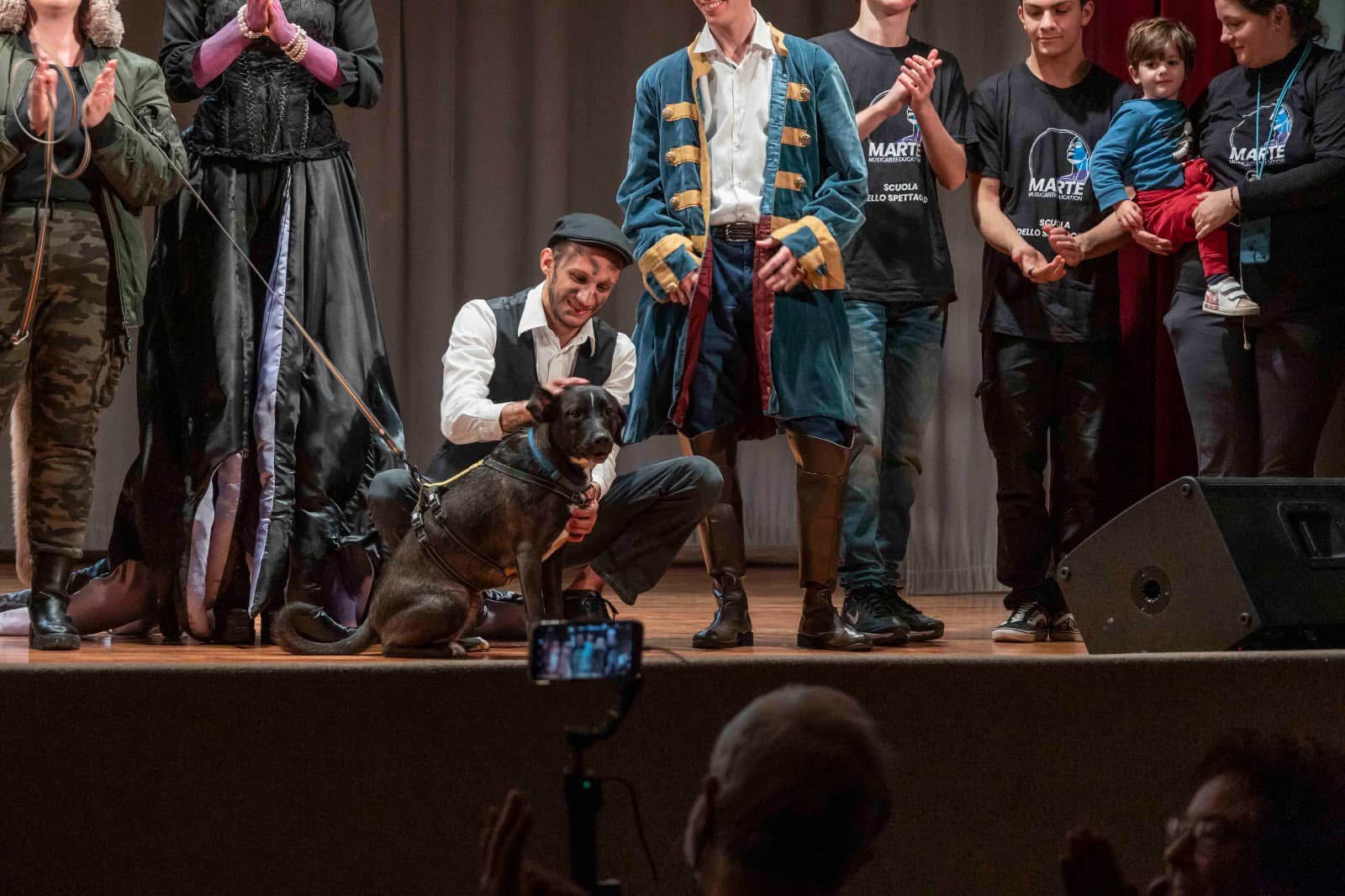 Compagnia-Marte-Cane-abbaiare-cantare-5